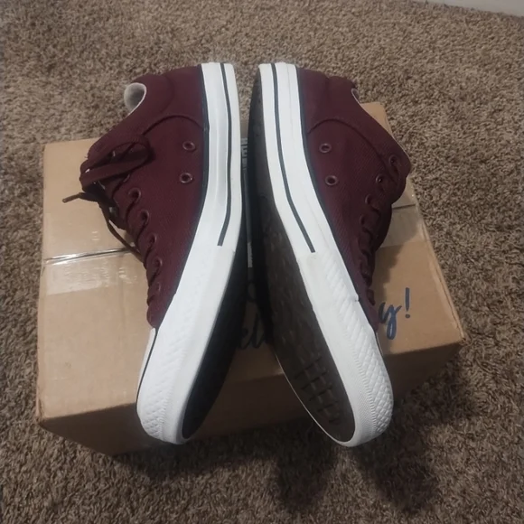 Converse  Unisex Size 8.5 men size 10.5 women Converse All Star Low Top Burgundy - Picture 3 of 10